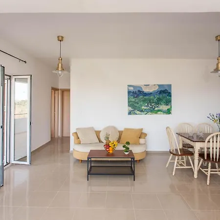 Hillside Seaview Apartment *