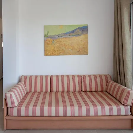 Apartment Hillside Seaview