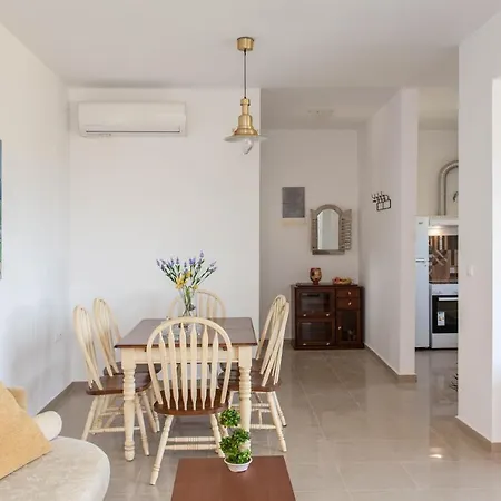 Hillside Seaview Apartment *